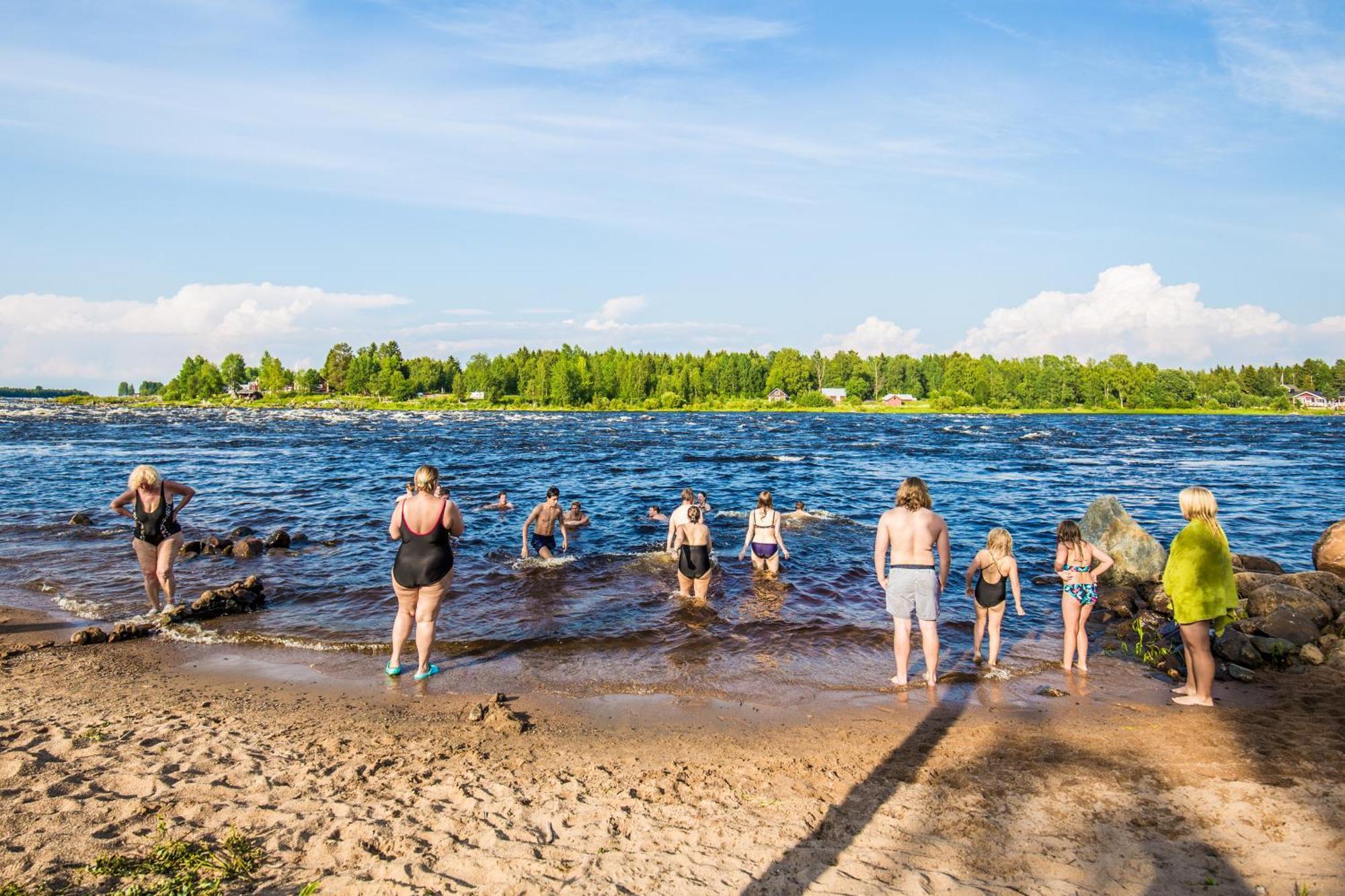 Kukkolaforsen Turist & Konferens Hotell Exteriör bild