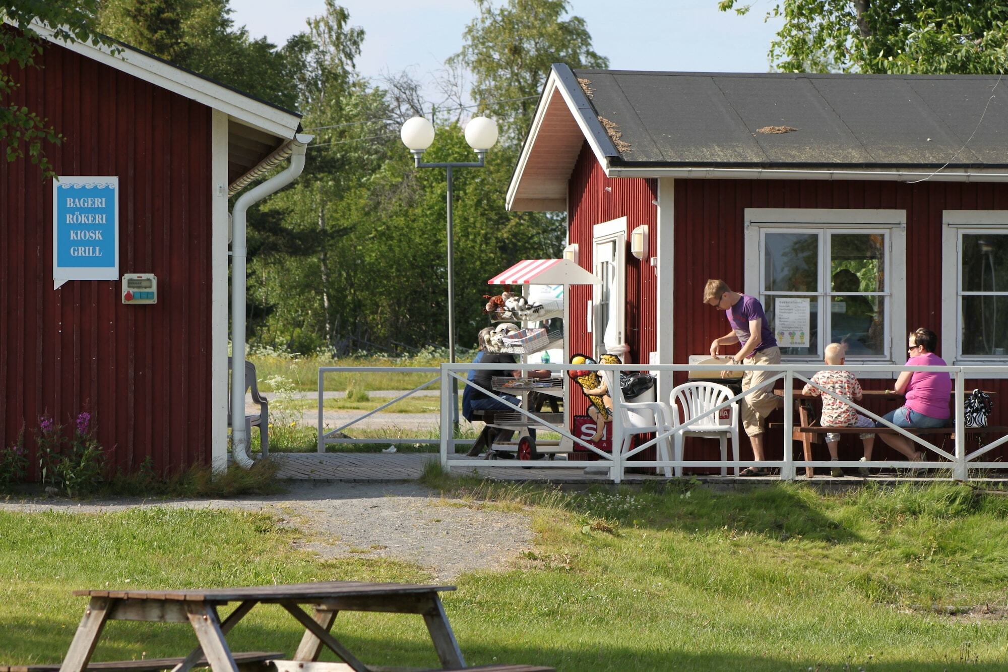Kukkolaforsen Turist & Konferens Hotell Exteriör bild